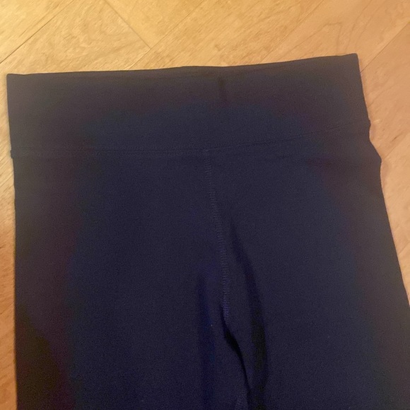 Nike women’s black leggings - Picture 2 of 4